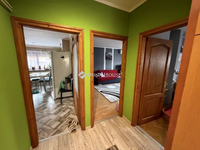 Eladó téglalakás, Pécsett, Megyeri úton 67.99 M Ft, 2 szobás