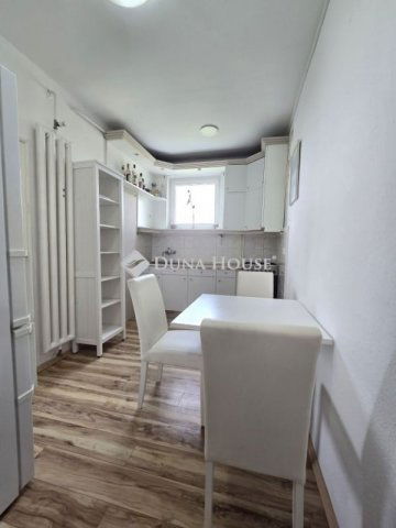 Eladó panellakás, Budapesten, XVIII. kerületben 62 M Ft, 2 szobás