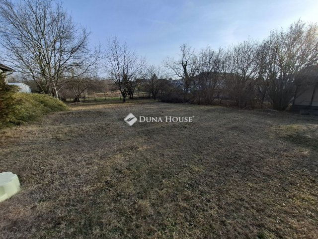 Eladó telek, Budapesten, XVI. kerületben 110 M Ft