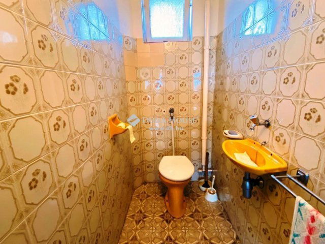 Eladó családi ház, Tápiószecsőn 69.9 M Ft, 6 szobás