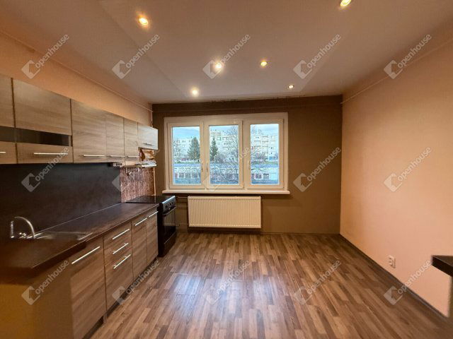 Eladó téglalakás, Zalaegerszegen 35.9 M Ft, 3 szobás