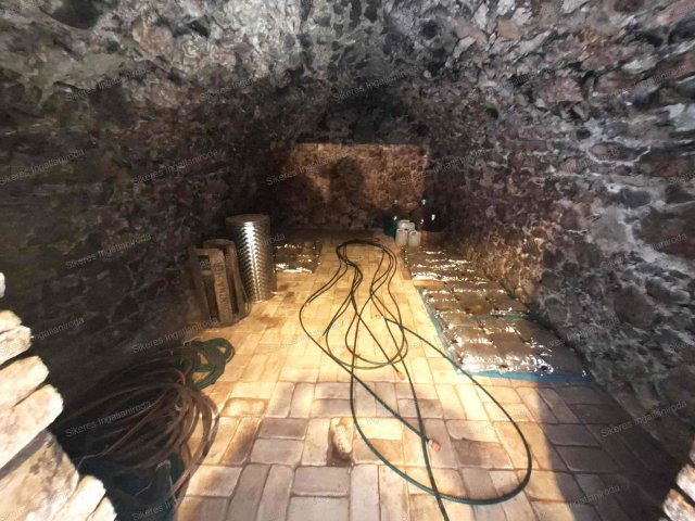 Eladó üzlethelyiség, Vértestolnán 42 M Ft, 4 szobás