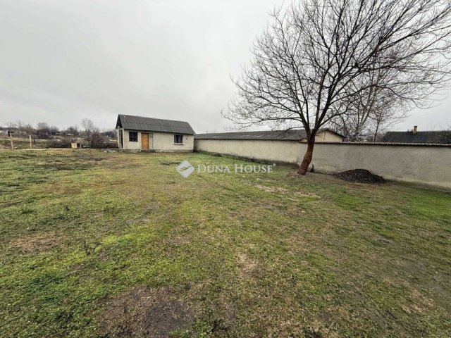 Eladó családi ház, Izsákon 22.5 M Ft, 4 szobás
