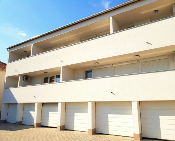 Kiadó garázs, Pécsett 35 E Ft / hó / költözzbe.hu