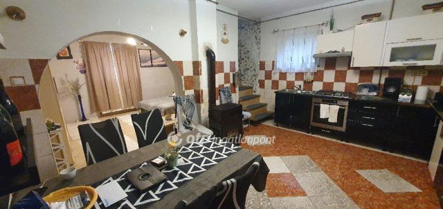 Eladó családi ház, Veszprémben 61.9 M Ft, 2+2 szobás