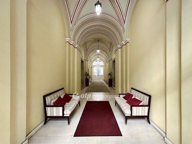 Eladó téglalakás, Budapesten, V. kerületben 224.99 M Ft