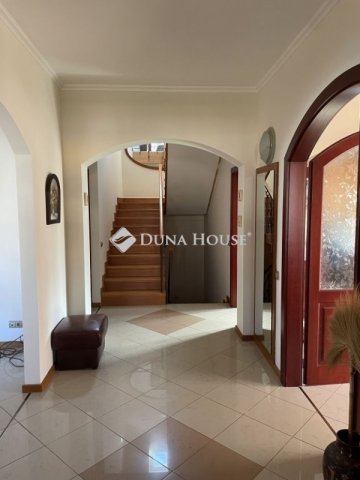 Eladó családi ház, Budapesten, IV. kerületben 295 M Ft, 5 szobás