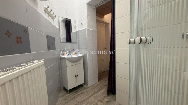 Eladó téglalakás, Szombathelyen 31.7 M Ft, 2 szobás