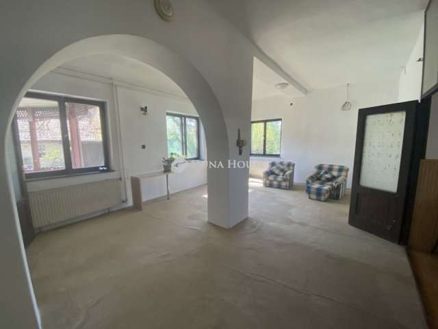 Eladó családi ház, Bólyban 51.9 M Ft, 6 szobás