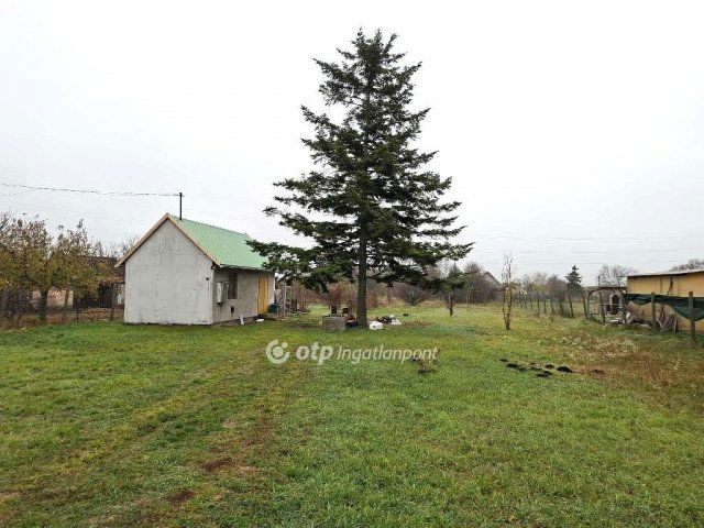 Eladó családi ház, Ráckeresztúron 25.9 M Ft, 1 szobás