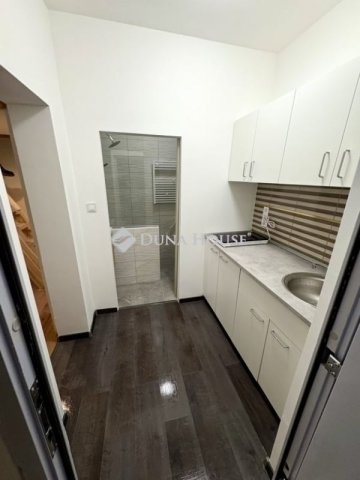 Eladó téglalakás, Budapesten, VII. kerületben 38 M Ft, 1 szobás