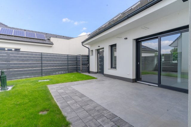 Eladó családi ház, Baján 98.6 M Ft, 4+1 szobás