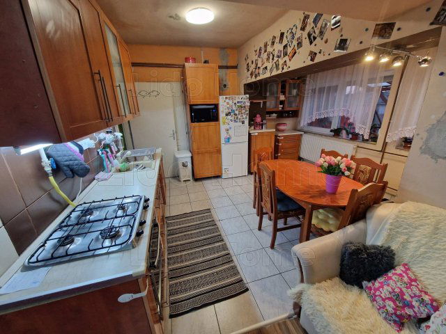 Eladó családi ház, Polgárdin 55.9 M Ft, 2 szobás