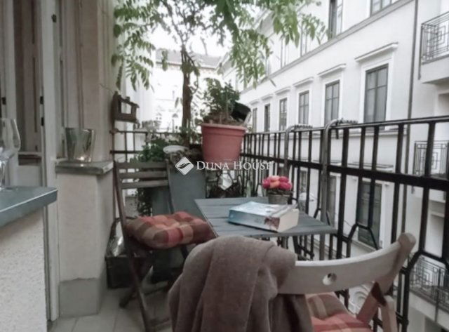 Eladó téglalakás, Budapesten, VI. kerületben 138.9 M Ft