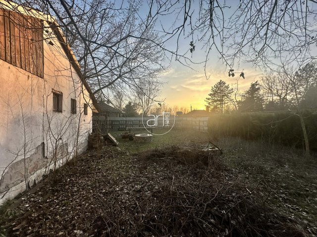 Eladó nyaraló, Szegeden, Kövidinka utcában 22.9 M Ft, 2 szobás