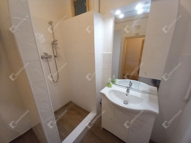 Kiadó téglalakás, albérlet, Szolnokon 120 E Ft / hó, 2 szobás