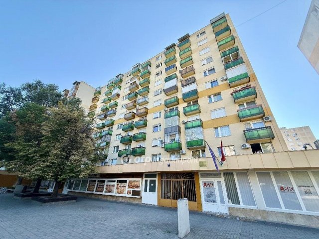 Eladó panellakás, Nyíregyházán 27.5 M Ft, 1+1 szobás