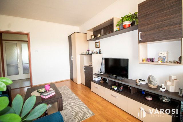 Eladó panellakás, Békéscsabán 32.9 M Ft, 2 szobás