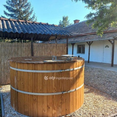 Eladó családi ház, Sarudon 24.9 M Ft, 2 szobás