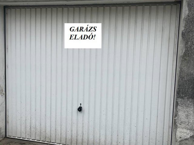 Eladó garázs, Pápán 6.9 M Ft / költözzbe.hu