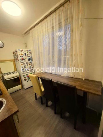 Eladó panellakás, Nyíregyházán 40.99 M Ft, 2+1 szobás