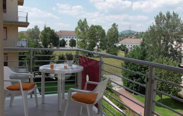 Kiadó téglalakás, albérlet, III. kerületben, Bóbita utcában