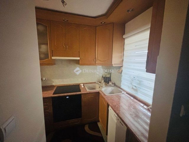 Eladó téglalakás, Budapesten, XV. kerületben 76 M Ft, 3 szobás
