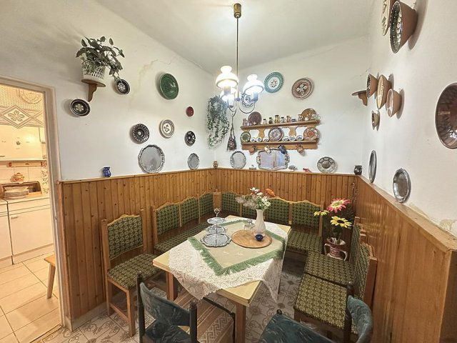 Eladó családi ház, Budapesten, III. kerületben 149.9 M Ft