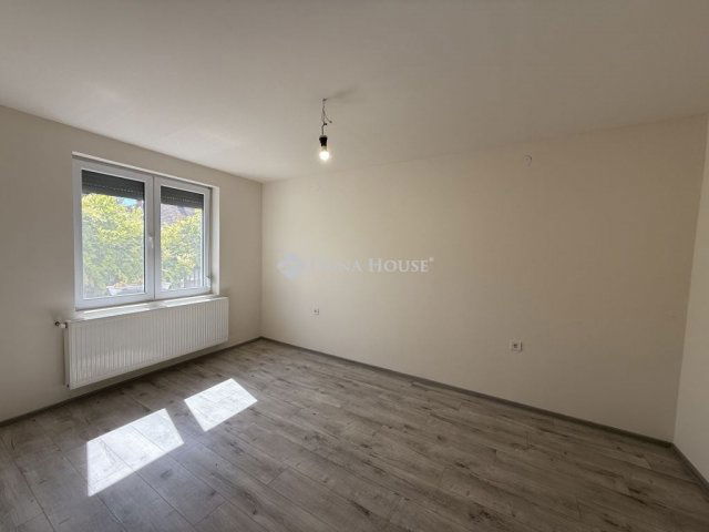 Eladó családi ház, Abádszalókban 59.2 M Ft, 5 szobás