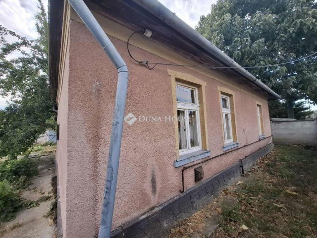 Eladó családi ház, Szentmártonkátán 22 M Ft, 2 szobás