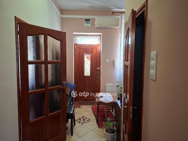 Eladó téglalakás, Szegeden 55 M Ft, 1 szobás