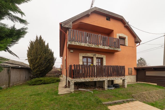 Eladó családi ház, Erdőkertesen, Szatmári utcában 164.9 M Ft