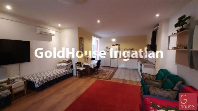 Eladó családi ház, Budapesten, XV. kerületben, Fazekas soron