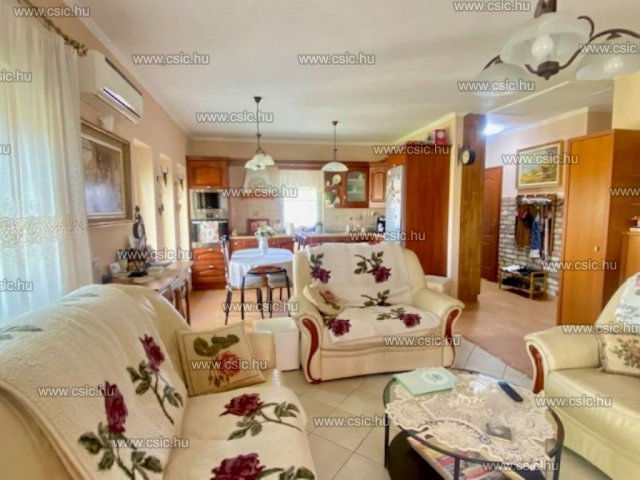 Eladó ikerház, Pomázon 139 M Ft, 4 szobás / költözzbe.hu