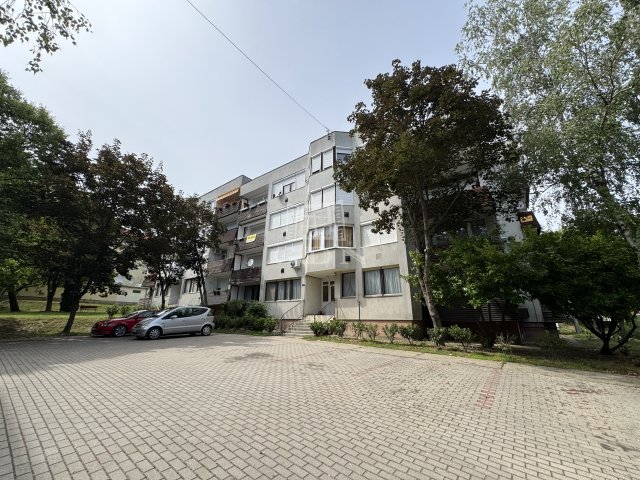 Eladó téglalakás, Hévízen 55 M Ft, 2 szobás