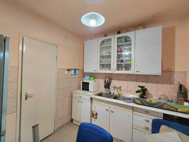 Eladó családi ház, Cegléden 29.9 M Ft, 2 szobás