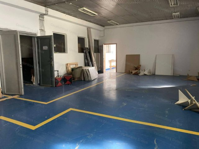 Kiadó ipari ingatlan, Szolnokon 1500 E Ft / hó, 15 szobás