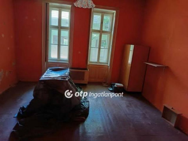 Eladó téglalakás, Túrkevén 9.9 M Ft, 1 szobás