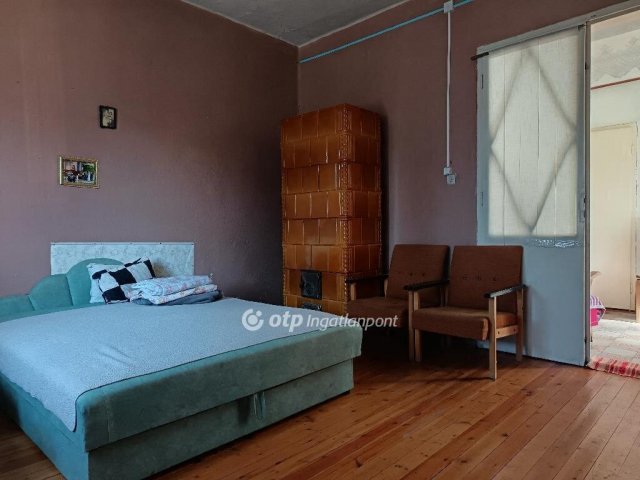 Eladó családi ház, Sárándon 46.5 M Ft, 2 szobás