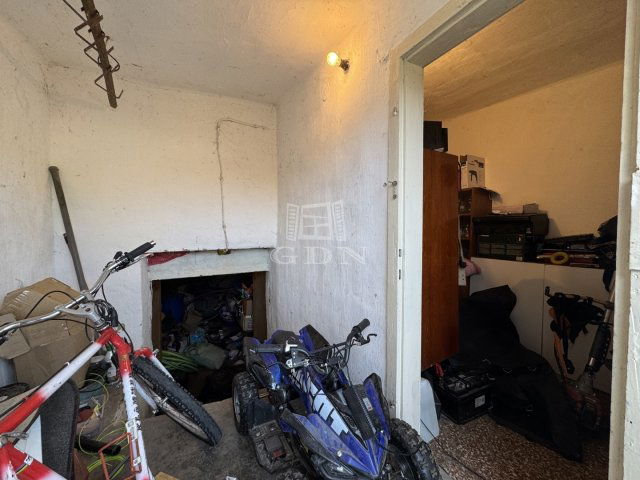 Eladó családi ház, Szabadbattyánban 14.9 M Ft, 1 szobás