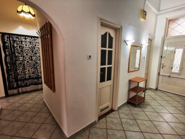 Eladó téglalakás, Szegeden 0.29 M Ft, 3 szobás