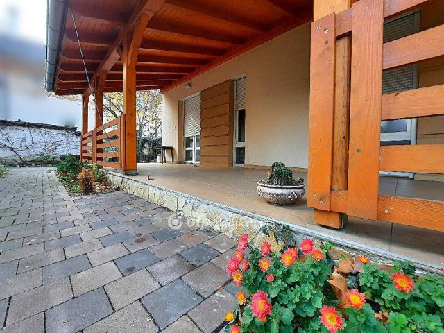 Eladó családi ház, Siófokon 275 M Ft, 6 szobás