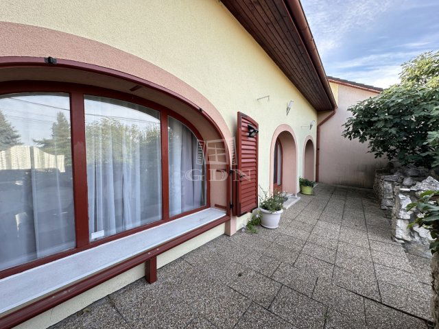 Kiadó téglalakás, albérlet, Székesfehérvárott 155 E Ft / hó