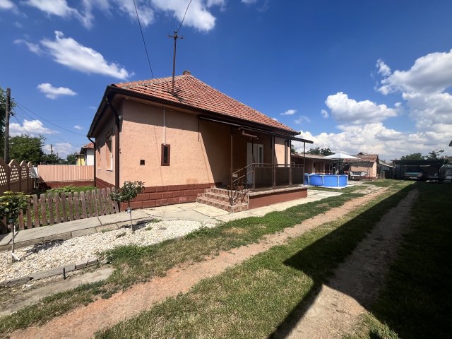 Eladó családi ház, Sarkadon 29.99 M Ft, 3 szobás