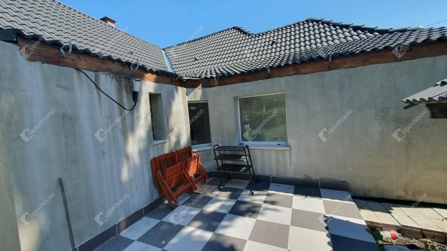 Eladó családi ház, Szárligeten 59.9 M Ft, 3 szobás