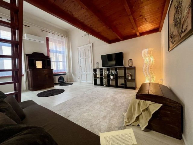 Eladó téglalakás, Budapesten, VI. kerületben 79.9 M Ft, 2 szobás