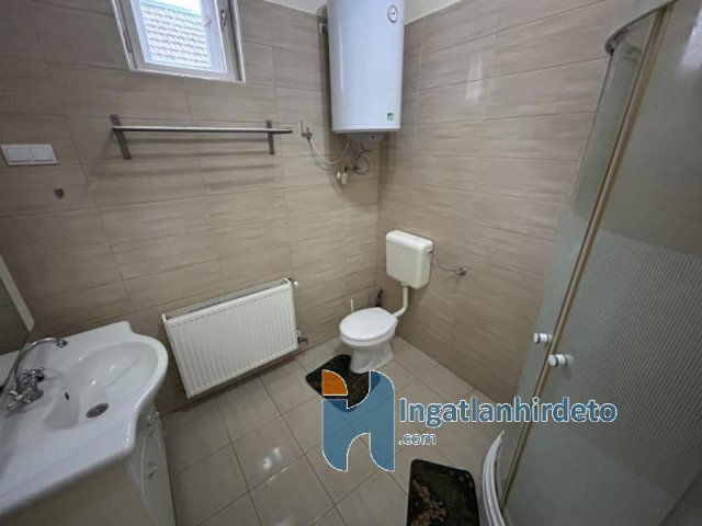 Kiadó téglalakás, albérlet, Debrecenben 200 E Ft / hó, 2 szobás