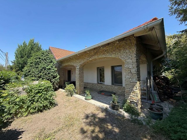 Eladó családi ház, Ürömön 194.9 M Ft, 4 szobás