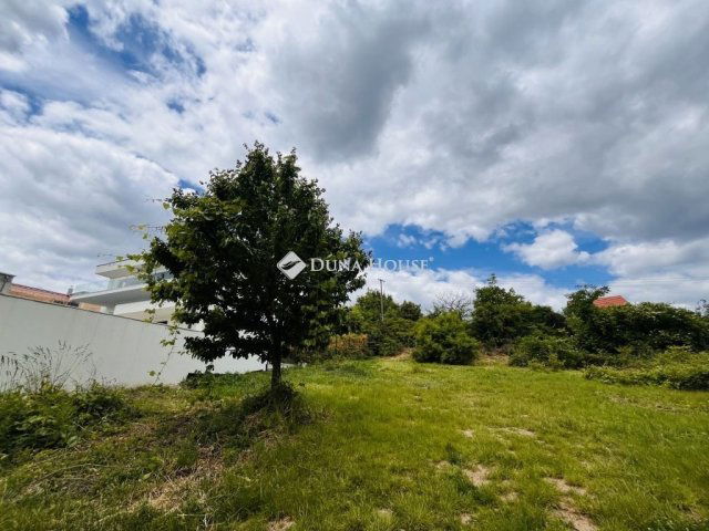 Eladó telek, Balatonalmádiban 79.9 M Ft / költözzbe.hu