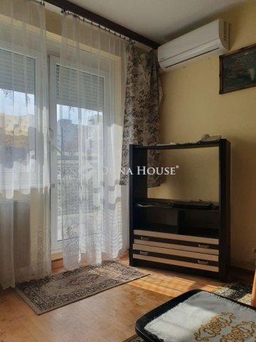 Eladó panellakás, Székesfehérvárott, Salétrom utcában 49 M Ft